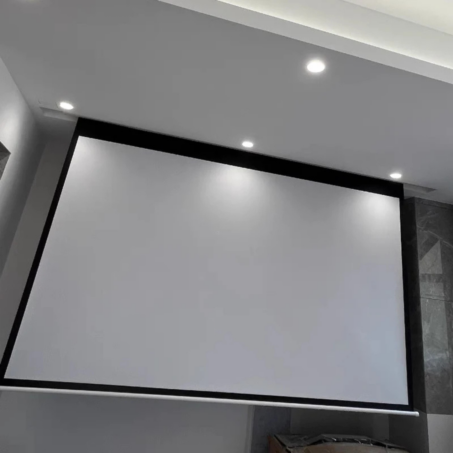 Écran projecteur HD motorisé 72" avec télécommande